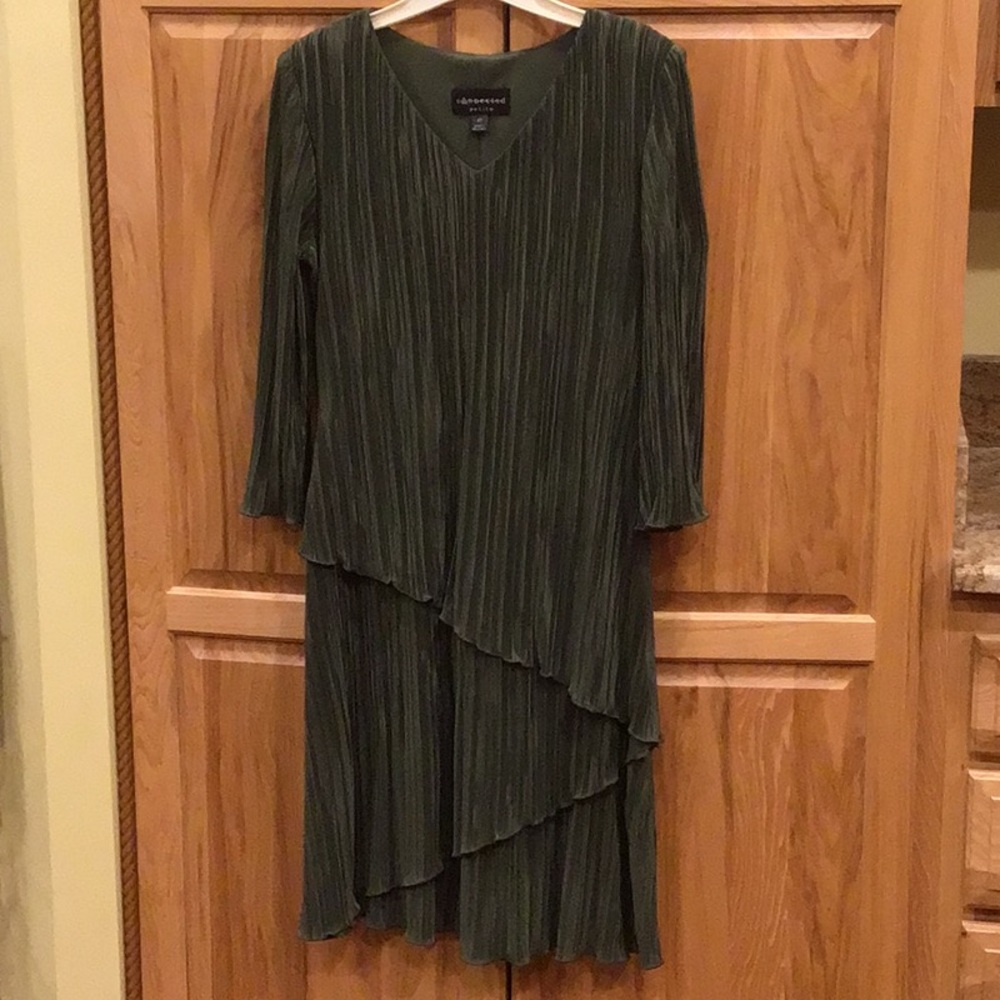 Connected Apparel Olive Green Pleated Dress 8P